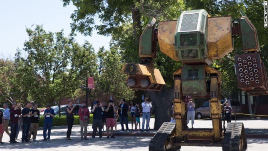 CNNE 2bdb79d2 - 150818201805-02-megabots-story-top