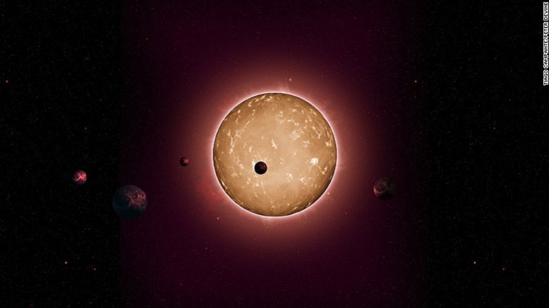 El sistema Kepler-444 se formó cuando la Vía Láctea tenía sólo 2.000 millones de años. El compacto sistema hospeda cinco planetas que varían en tamaño; el más pequeño se compara en tamaño a Mercurio y el más grande, a Venus, orbitando alrededor del sol en menos de 10 días.