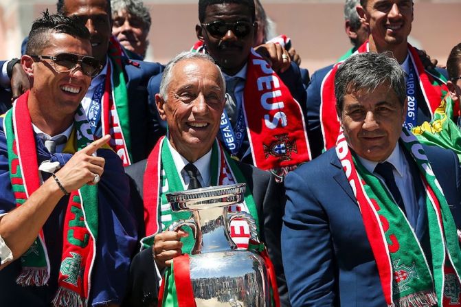 La selección fue recibida por el presidente Marcelo Rebelo de Sousa en el palacio presidencial (NUNO FOX/AFP/Getty Images).