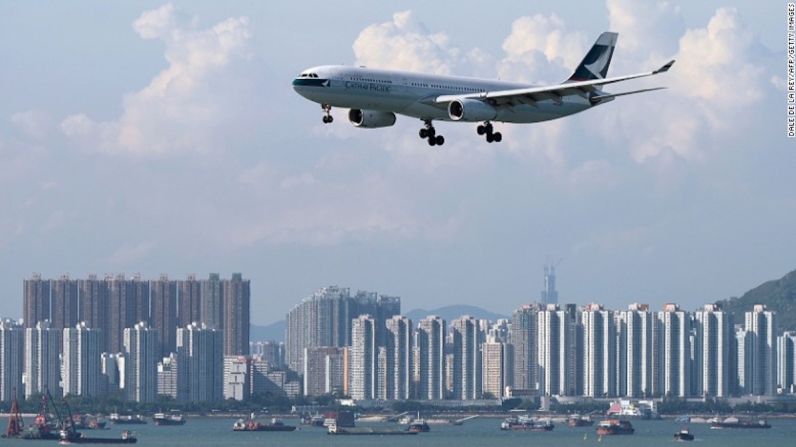 4. Cathay Pacific — La aerolínea Cathay Pacific, basada en Hong Kong, cayó del tercer al cuarto lugar en 2016.