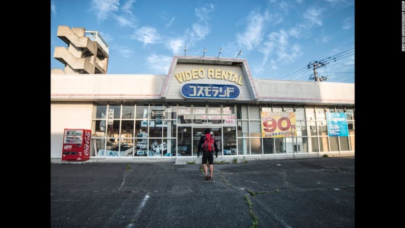 Entre los lugares a los que Loong fue se encuentra esta tienda.