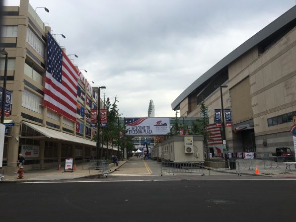 Se espera la llegada de 50.000 personas a Cleveland, incluyendo cientos de manifestantes y miembros de los medios de comunicación. La Convención Nacional Republicana comienza el 18 de julio y se extenderá por cuatro días.