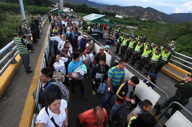 El operativo se llevó a cabo en completa normalidad y sin contratiempos, no hubo barricadas ni ningún tipo de impedimento (GEORGE CASTELLANO/AFP/Getty Images).