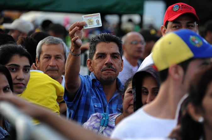 85.000 personas cruzaron por Norte de Santander, y 3.000 más por el departamento de Arauca, afirma la Cancillería.