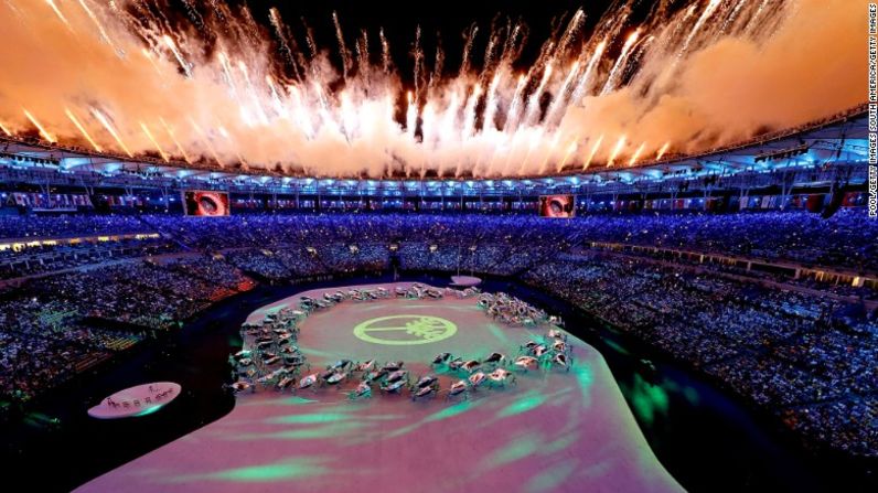 La fiesta inaugural en pleno en el Maracaná