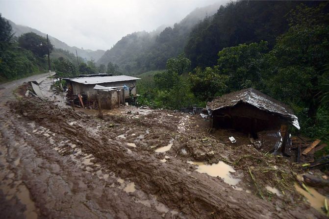 Se estima que la tormenta tropical Earl afectó a 8.231 personas y 1.646 hogares en Veracruz (EDUARDO MURILLO/AFP/Getty Images).