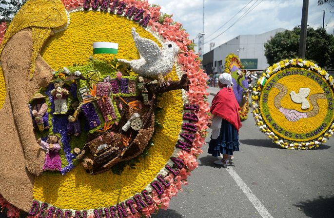 El Desfile de Silleteros se celebra en el marco de la Feria de las Flores, una fiesta que nació en 1957. El próximo año se celebrarán los 60 años de este desfile.