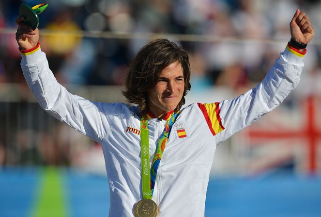 La española Maialen Chourraut ganó oro en canotaje.