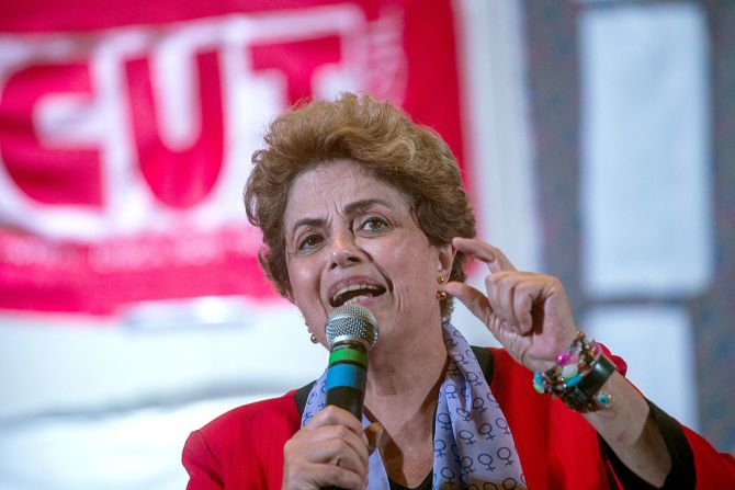 Dilma, ¿a un paso de la destitución? — El Senado de Brasil aprobó con 59 votos a favor y 21 en contra, comenzar el juicio político contra la suspendida presidenta Dilma Rousseff, quien es investigada por casos de presunta corrupción. El juicio —que condenará o absolverá a Rousseff— se llevará a cabo a finales de agosto en la Cámara Alta de ese país.