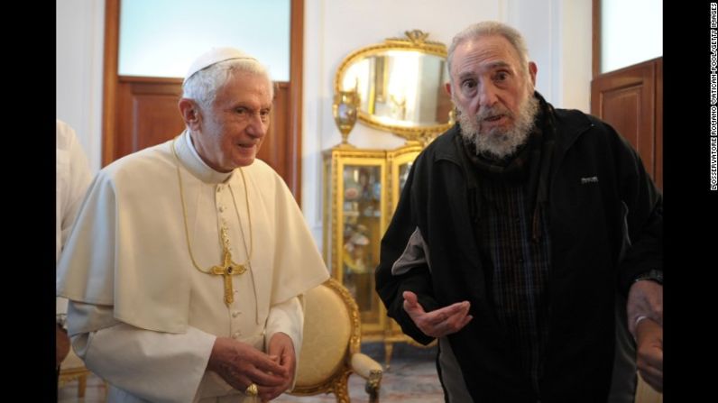Castro con el papa Benedicto XIX en 2012.