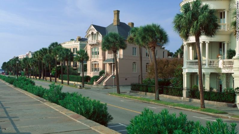 1. Charleston, Carolina del Sur — La ciudad más amigable del mundo, según los lectores de CNTraveler fue Charleston. "¡Las personas se hablan las unas a las otras!", dijo un visitante. “La ciudad es encantadora y fácil de caminar”, añaden.