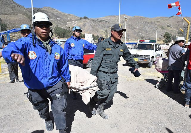 Cuatro personas murieron en Perú por un sismo de magnitud 5,4 en la localidad peruana de Chivay, en el departamento de Arequipa. Otras 30 personas resultaron heridas y 40 viviendas quedaron inhabitables.