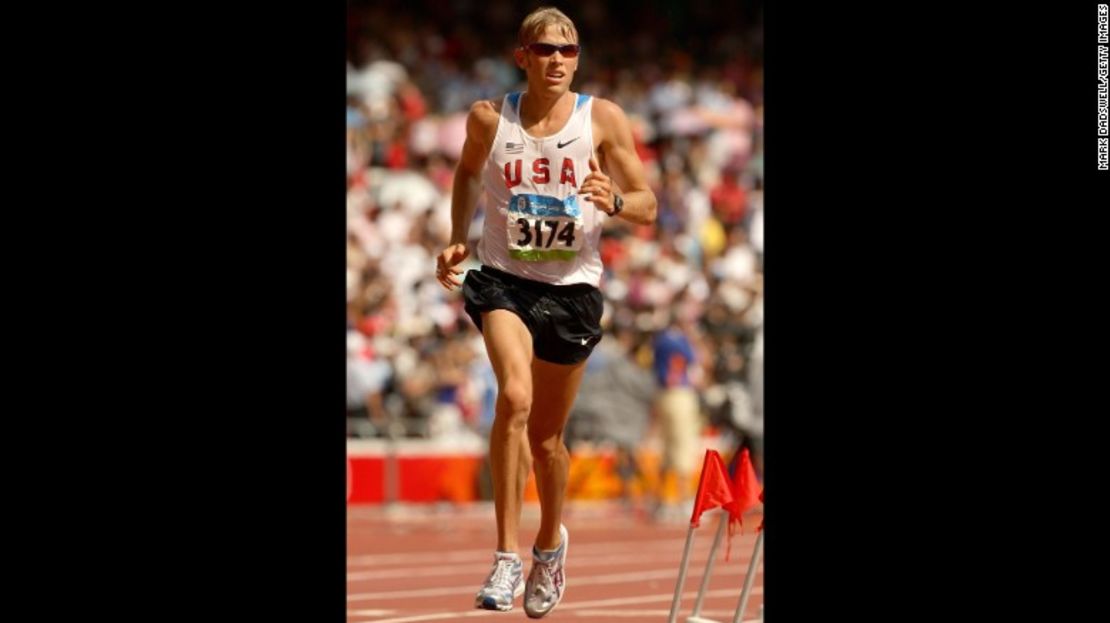 Ryan Hall compitiendo durante el día 16 de los Olímpicos de Beijing en 2008.