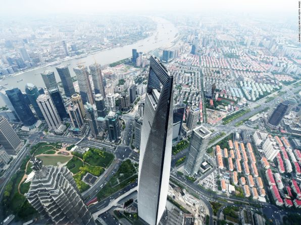 Torre de Shanghai, Shanghai, China – Encabezando la lista de CTBUH en términos de altura, está la Torre de Shanghai que gira 632 metros hacia el cielo.