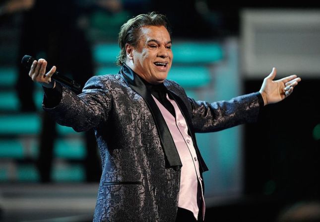 Juan Gabriel fue uno de los compositores más prolíficos de México. En la imagen, durante una presentación en Las Vegas, el 5 de noviembre de 2009.