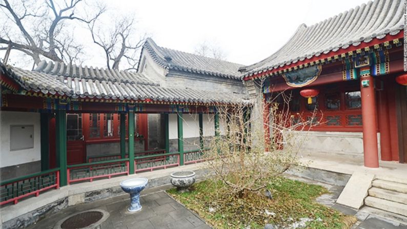 Courtyard House, Beijing, China | Esta residencia privada, ubicada en el distrito de Dongcheng, es el tipo de residencia tradicional 'Siheyuan' en la que los patios son el foco de la casa. Las casas Siheyuan van desde los ciento de miles de dólares a miles de millones de dólares.