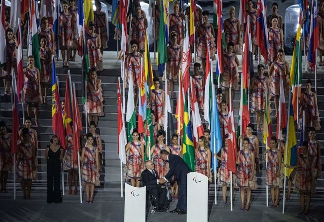 4.300 atletas de 161 naciones formaron parte de la ceremonia.