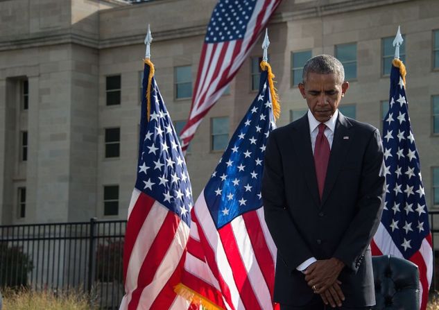 El presidente Barack Obama encabezó, en el Pentágono, la ceremonia del 15 aniversario de los ataques terroristas del 11S.