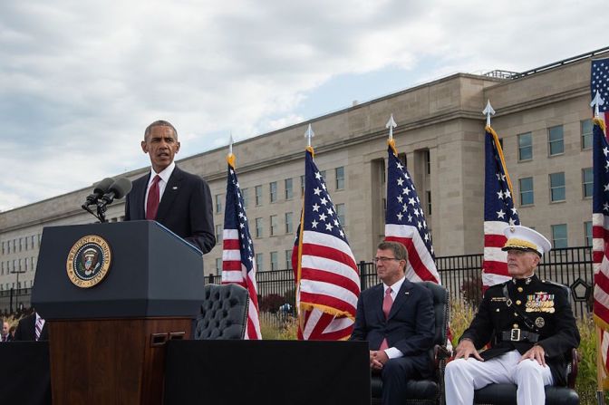 El presidente Barack Obama encabezó, en el Pentágono, la ceremonia del 15 aniversario de los ataques terroristas del 11S.