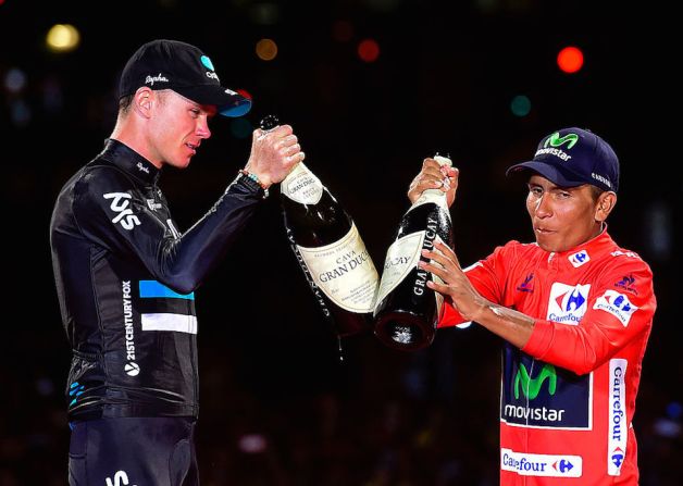 Un brindis gigante entre Chris Froome y Nairo Quintana, este último vencedor de la Vuelta a España 2016.