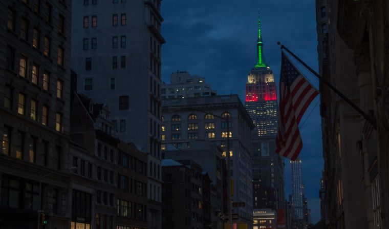 El emblemático edificio Empire State de Nueva York se sumó a los festejos de la Independencia de México vistiéndose de los colores de la bandera.