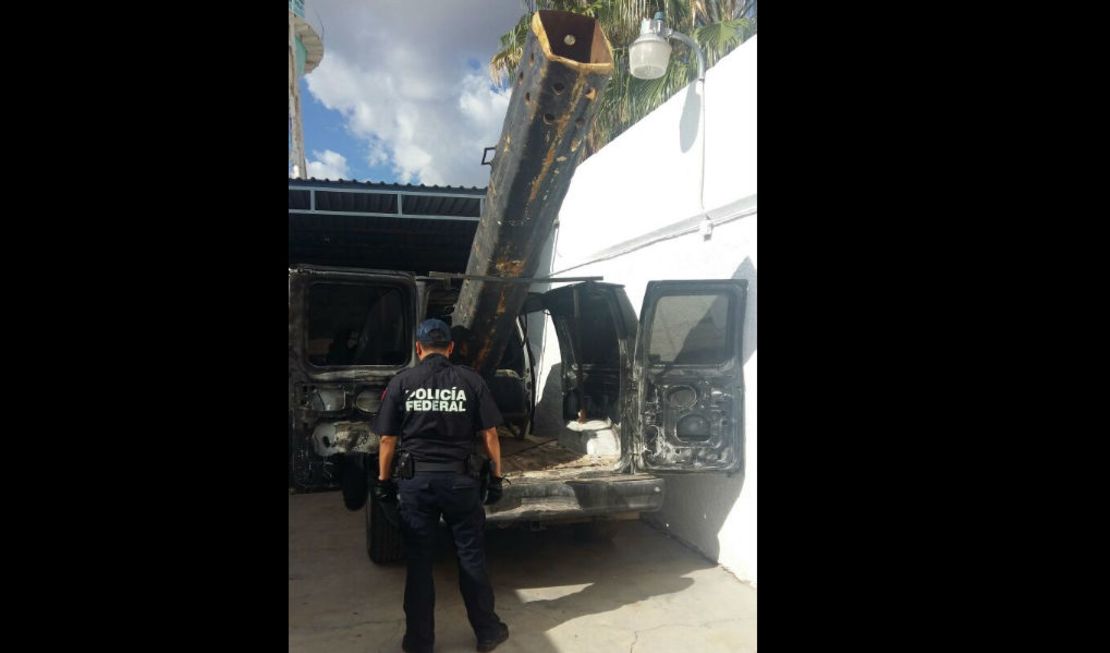 Un tubo metálico de aproximadamente 3 metros de largo sería usado como bazuca.