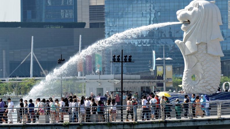 6. Singapur — La segunda ciudad más popular para los visitantes en Asia, Singapur, espera recibir 12,11 millones de visitantes este año.