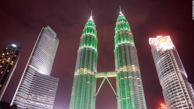 7. Kuala Lumpur, Malasia — El hogar de las torres gemelas más altas del mundo, las Torres Patronas, espera darle la bienvenida a 12,02 millones de visitantes internacionales en 2016.