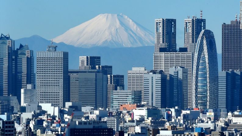 9. Tokio, Japón — La capital japonesa había quedado fuera del top 10 en 2015, pero reingresó al listado en el puesto número 9 debido a la caída de Hong Kong, que enfrenta algunos problemas políticos. Se espera que Tokio reciba 11,7 millones de visitantes en 2016.