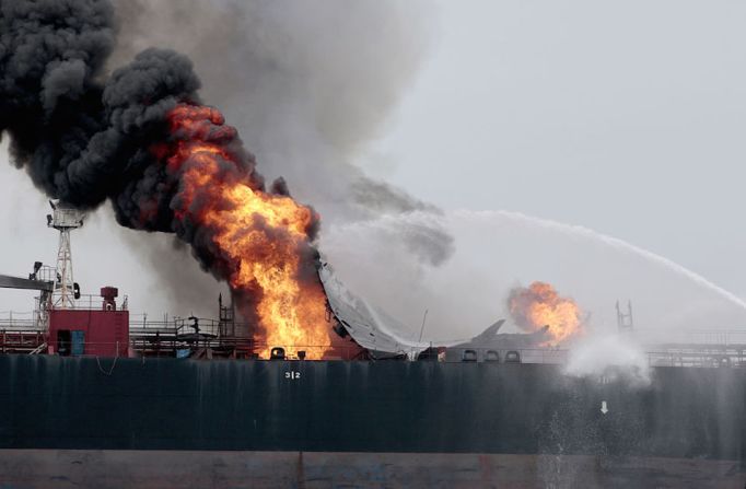 El buque Burgos transportaba poco más de 160 mil barriles de gasolina y diesel.