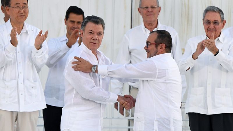 Histórico: el gobierno de colombia y las farc firman el acuerdo final de paz | cnn