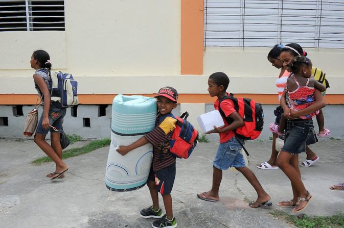 En Guantánamo, Cuba, ya comenzaron las evacuaciones (YAMIL LAGE/AFP/Getty Images).