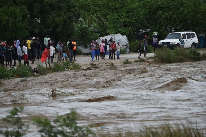 Varios ríos se desbordaron por las fuertes lluvias (HECTOR RETAMAL/AFP/Getty Images).