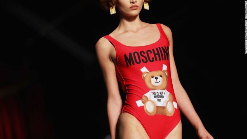 Semana de la Moda de París, primavera-verano 2017 - Moschino