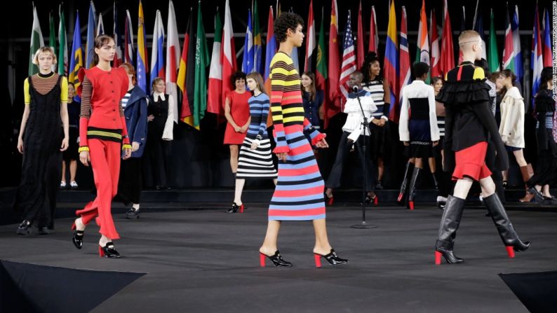 Semana de la Moda de París, primavera-verano 2017 - Ceremonia de apertura