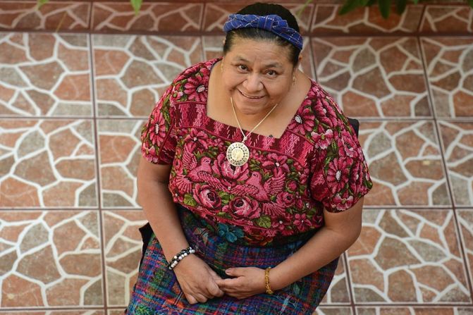 La guatemalteca Rigoberta Menchu, premio Nobel de la Paz 1992 por su trabajo en pro de la justicia social y de la reconciliación etno-cultural.