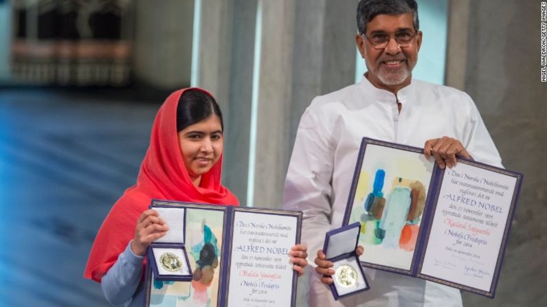 En 2014 los ganadores fueron Malala Yousafzai y Kailash Satyarthi de la India por su lucha contra la represión de niños y jóvenes y sus derechos. Yousafzai es la ganadora más joven de un Nobel y saltó a la atención global cuando en 2012 fue atacada por el Talibán por sus esfuerzos para promover la educación de las niñas en Pakistán.