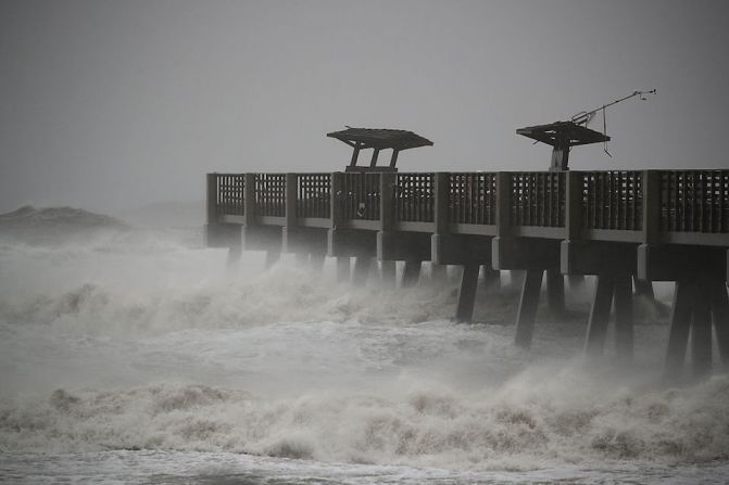 Así de poderoso pasaba Matthew, el viernes 7 de octubre, por Jacksonville Beach, Florida.