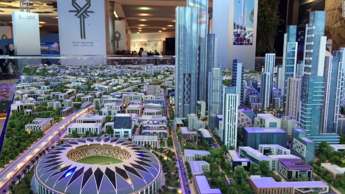 Modelo de la nueva capital en exhibición durante el anuncio del proyecto en Sharm el Sheikh.