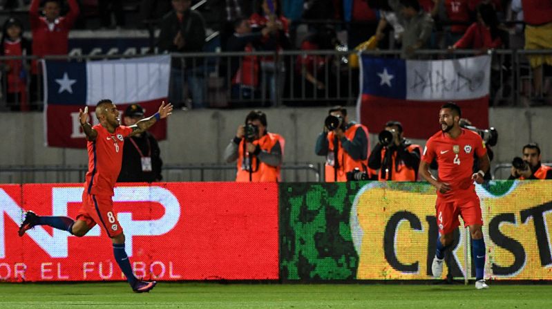 Arturo Vidal marcó ante Perú.