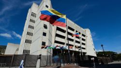 View of the Supreme Court building in Caracas on December 23, 2015. Venezuela's ruling socialist party used the final days of its legislative majority to name 34 new judges to the country's highest court, drawing outrage from the opposition. In an 11th-hour ceremony boycotted by the opposition, National Assembly speaker Diosdado Cabello swore in 13 judges and 21 substitute judges to the Supreme Court of Justice, after the ruling party voted them through in an extraordinary session.    AFP PHOTO / FEDERICO PARRA / AFP / FEDERICO PARRA