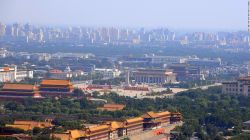 Beijing, China. 2008. Esta foto aérea, de la Ciudad Prohibida y la plaza de Tiananmen, con el moderno paisaje al fondo, muestra el dramático cambio de Beijing en los últimos 30 años.