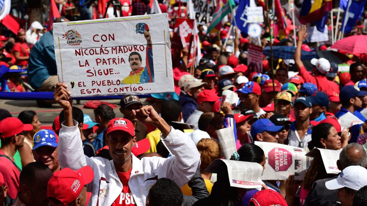 CNNE 332252 - venezuela-crisis-maduro-supporters