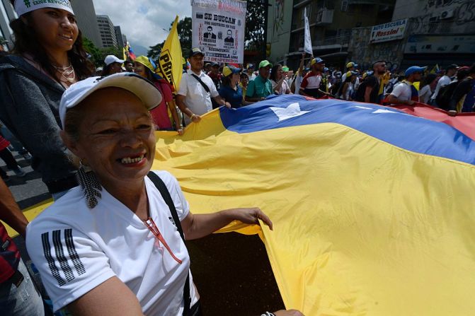 La llamada ‘Toma de Venezuela’ sacó este 26 de octubre a los venezolanos a las calles del país. En Caracas se convocaron siete marchas, que se reúnen en el este de la capital.