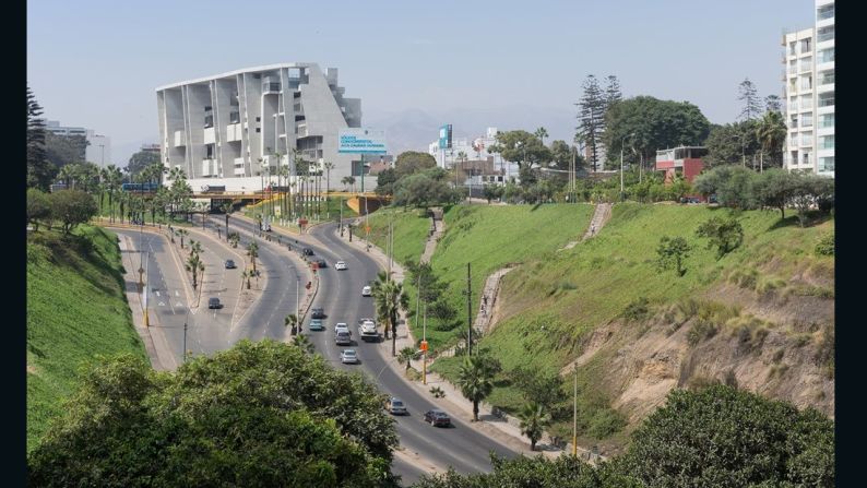 Finalista Premio Internacional RIBA – UTEC - Universidad de Ingeniería y Tecnología, Lima, Perú.