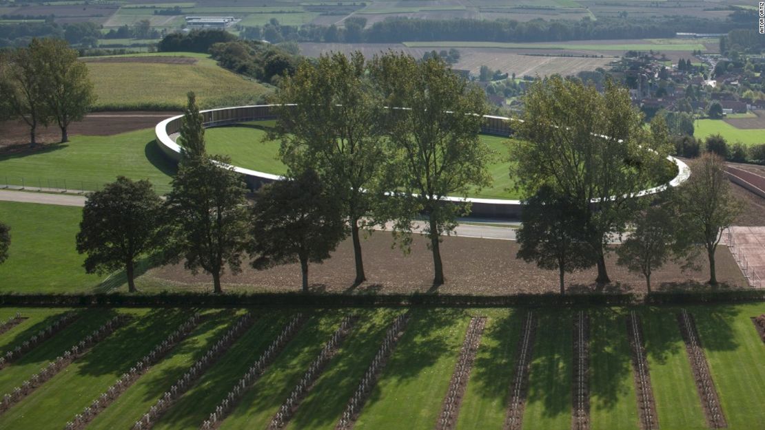 L’Anneau de la Mémoire, Ablain-Saint-Nazaire, Francia.