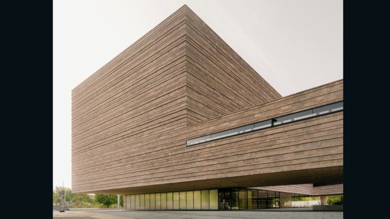 Iglesia Católica Saint Trinitatis. Schulz and Schulz. 2015. Leipzig, Alemania.