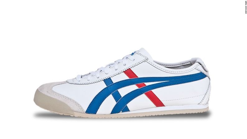 Onitsuka Tiger Mexico '66 – La marca fue fundada por el militar japonés Kihachiro Onitsuka después de la Segunda Guerra Mundial, con la intención de subirle la moral a los atletas jóvenes. La compañía trabajó con maratonistas en 1950 para producir los primeros zapatos profesionales para corer, antes de llegar al Mercado estadounidense. Dos años antes de los Olímpicos de México en 1986, la marca introdujo el famoso logo de cuero de ASICS, que luego se convertiría en el México ’66.