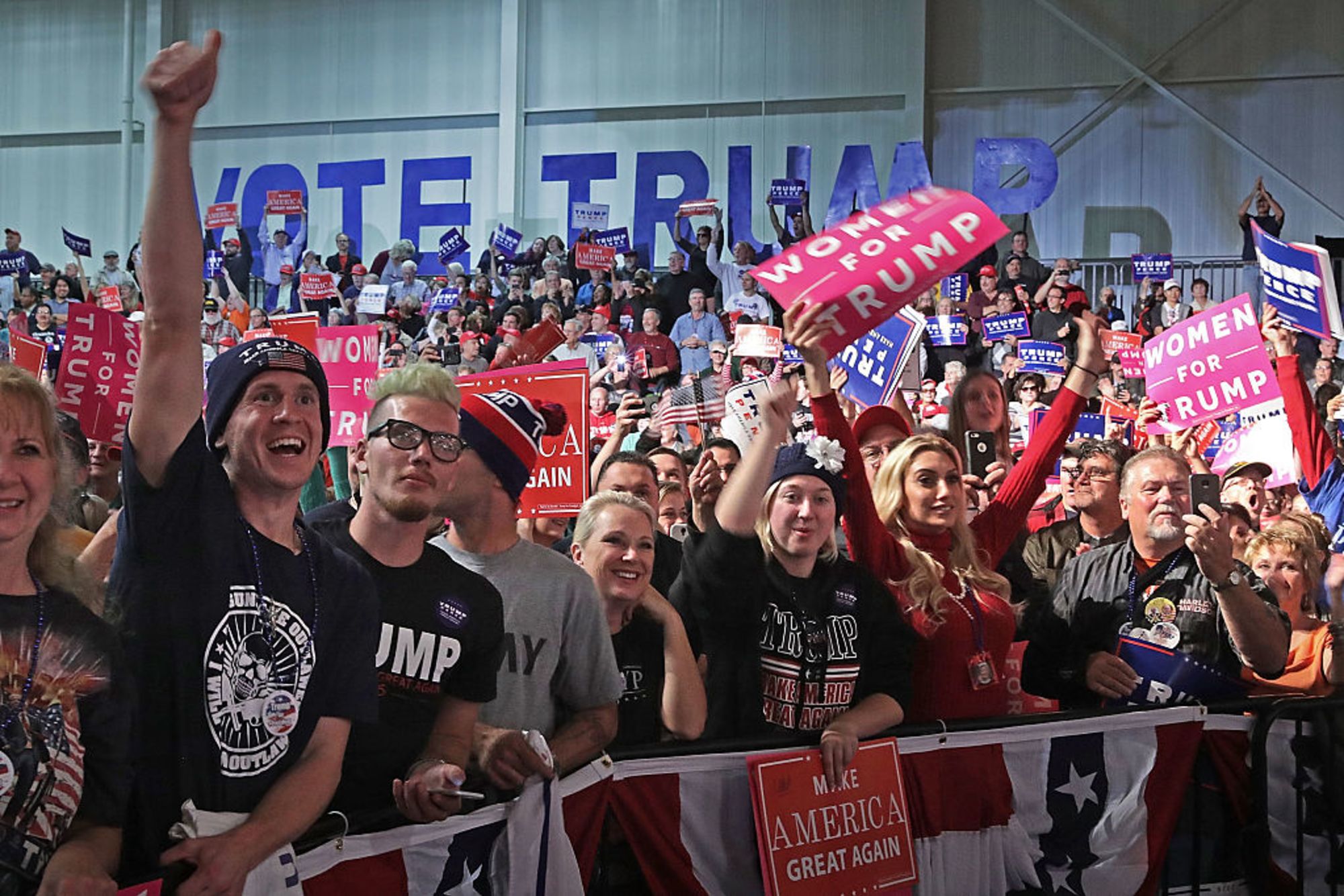 CNNE 334582 - gop presidential nominee donald trump campaigns in michigan