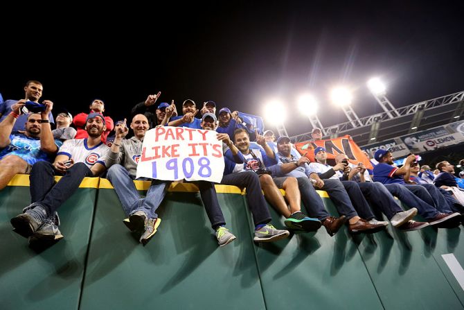 Las nuevas generaciones de fanáticos no conocían una victoria de los Cubs, que eran conocidos como los adorables perdedores de la MLB. Pero este 2 de noviembre la maldición se levantó finalmente: los Cubs se llevaron el título de la Serie Mundial luego de más de un siglo de espera.